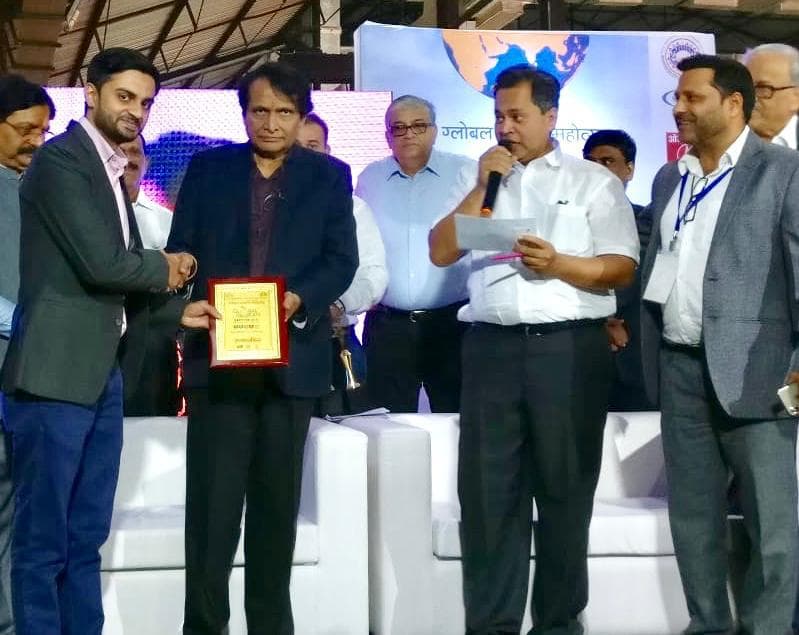 Abul Hasan Rajani, Alumni WeSchool felicitated by Mr Suresh Prabhu, Hon. Minister of Commerce and Industry for Best Startup
