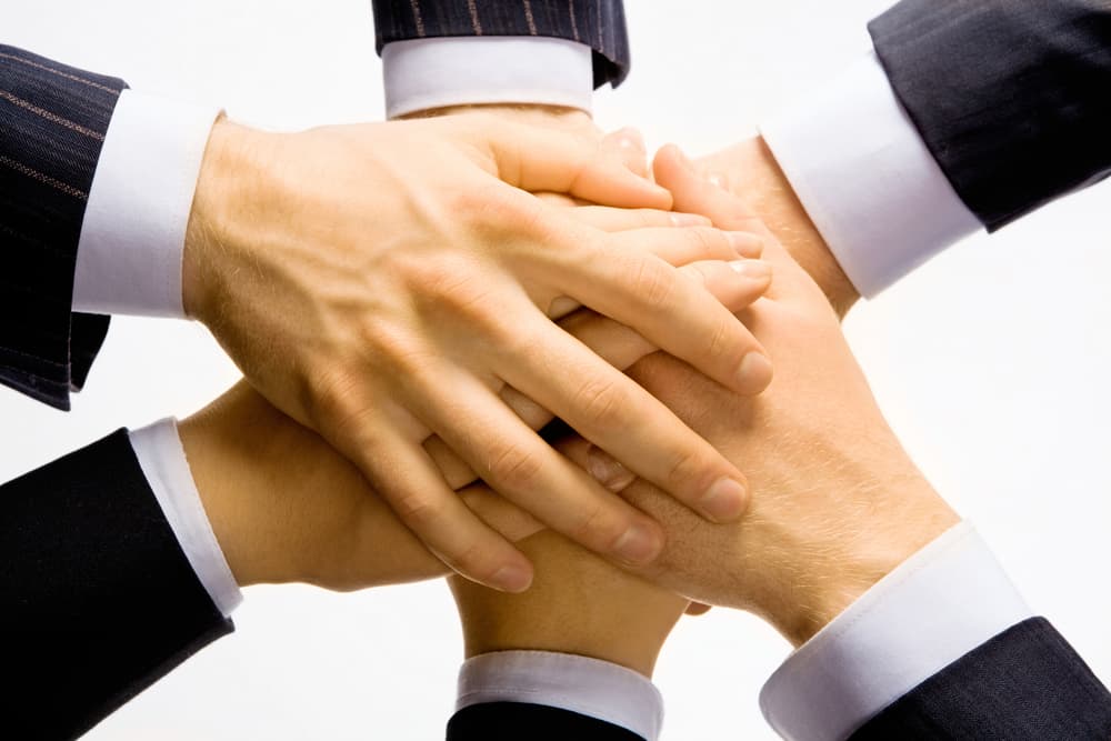 Team leader vs. Team player: The difference and why it matters