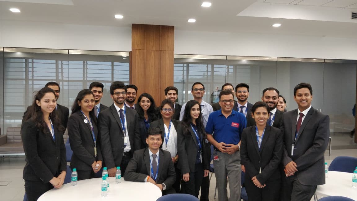 Retail PGDM students, WeSchool spend time at Reliance Retail stores learning the ropes of retail business